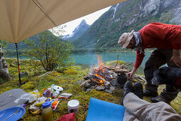 Lagerfeuer, Lager, Lovatnet, Sogn og Fjordane, Norwegen