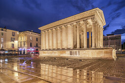 Maisson Carree, Roemischer Temple, Place de la Maison, Nimes, Gard, Frankreich