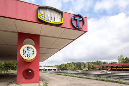 German Autobahn, A 115, deserted former service station, border, West, petrol station, gas station, motorway, highway, freeway, speed, speed limit, traffic, infrastructure, Berlin, Germany