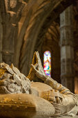 Kenotaph Luis de Camoes in Jeronimos Kloster, gefaltete Hände, Grabstein, Marmor, betende Hände, beten, Hieronymuskloster, Belém, Lissabon, Portugal