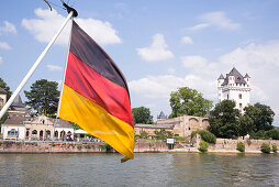 Bootsfahrt auf dem Rhein, Eltville am Rhein, Rheingau, Hessen, Deutschland