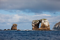 Darwins Arch bei Darwin Island, Galapagos, Ecuador