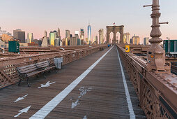 Brooklyn Bridge direction Manhatten, New York City, USA