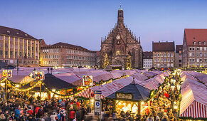 Christkindlesmarkt, Weihnachtsmarkt, Frauenkirche, Nuernberg