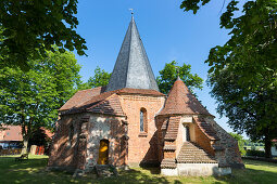 Dorfkirche, Ludorf, Mecklenburgische Seen, Mecklenburgisches Seenland, Mecklenburgische Seenplatte, Mecklenburg-Vorpommern, Deutschland, Europa
