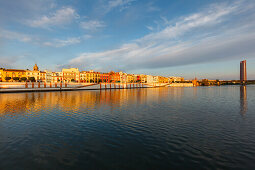 Barrio de Triana, Triana quarter, Torre Pelli, Torre Sevilla, tower, arquitect Cesar Pelli, modern arquitecture, Rio Guadalquivir, river, Calle Betis, Seville, Andalucia, Spain, Europe