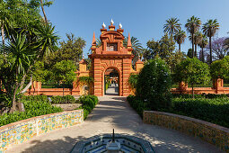 Tor mit Palmen, Jardin Marqués de la Vega Inclán, Jardínes del Real Alcázar, Garten des königlichen Palastes, UNESCO Welterbe, Sevilla, Andalusien, Spanien, Europa