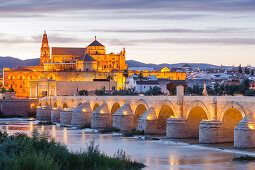 La Mezquita, Mezquita-Cathedral, mosque and cathedral, Puente Romano, bridge, historic centre of Cordoba, UNESCO World Heritage, Rio Guadalquivir, river, Cordoba, Andalucia, Spain, Europe