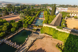 Wasserbecken, Gärten des Alcazar de los Reyes Cristianos, königliche Residenz, historisches Stadtzentrum von Cordoba, UNESCO Welterbe, Cordoba, Andalusien, Spanien, Europa
