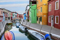 Kanal mit bunten Häusern, Burano, bei Venedig, UNESCO Weltkulturerbe Venedig, Venetien, Italien