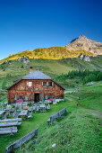 Hut Jakoberalm with Grosses Mosermandl, valley Riedingtal, Radstadt Tauern, Lower Tauern, Carinthia, Austria