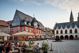 UNESCO Welterbe Historische Altstadt Goslar, Kaiserworth, Rathaus und Nordturm der Marktkirche, Marktplatz, Harz, Niedersachsen, Deutschland