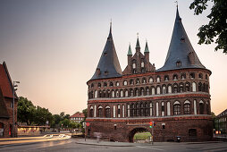 UNESCO Welterbe Hansestadt Lübeck, Holstentor das Wahrzeichen der Stadt, Schleswig-Holstein, Deutschland