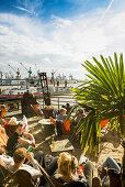 Beach Club Strand Pauli, an den Landungsbrücken, St Pauli, Hamburger Hafen, Hamburg, Deutschland