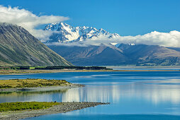 Lake Tekapo with Mount Cook National Park in background, UNESCO Welterbe Te Wahipounamu, Lake Tekapo, Canterbury, South island, New Zealand