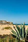 Weiter Sandstrand und Meer, Praia de Monte Clérigo, Atlantikküste, Algarve, Portugal