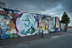 murals at dividing wall in between Catholics and Protestants, Wester Belfast, Northern Ireland, United Kingdom, Europe