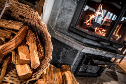 Kamin, Holz, Winter, Innenaufnahmen, Südtirol, Italien, Alpen, Europa