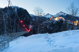 Highline 179 Brücke, Burg Ehrenberg, Reutte, Außerfern, Tirol, Österreich