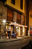 Touristen vor dem Panini Restaurant, Panino del Chianti, Via De' Bardi, Toskana, Italien, Europa