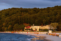 Strand mit Strandkörben von Binz, Rügen, Ostseeküste, Mecklenburg-Vorpommern, Deutschland