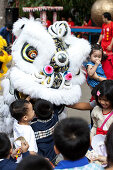 Vietnamesisches Neujahrsfest mit Drachenshow in Saigon, Asien