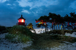 Leuchtturm Hellen und Landschaft im Abendlicht, Hiddensee, Rügen, Ostseeküste, Mecklenburg-Vorpommern, Deutschland