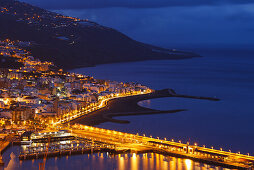 Blick über den Hafen auf die Stadt, Santa Cruz de La Palma, Hauptstadt der Insel, UNESCO Biosphärenreservat, La Palma, Kanarische Inseln, Spanien, Europa