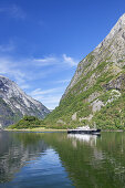 Am Nærøyfjord, einem Seitenarm des Sognefjord, Bakka, Sogn og Fjordane, Fjordnorwegen, Südnorwegen, Norwegen, Skandinavien, Nordeuropa, Europa