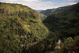 single house at mountain with view at Magdalena river gorge, archaeological excavation site La Chaquira, San Agustin, archaeological park, UNESCO Weltkulturerbe, Departmento Huila, Colombia, Southamerica