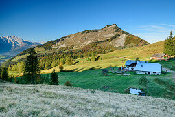 Alpine hut Bergalm with Schmittenstein in background, hut Bergalm, Salzkammergut, Salzburg, Austria
