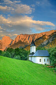 Antonius chapel with Kaiser Mountains in alpenglow, Antonius chapel, valley of Kaiser, Wilder Kaiser, Kaiser Mountains, Tyrol, Austria