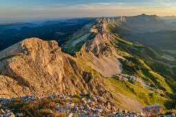 Morgenstimmung über den Bergen des Vercors mit Moucherolle im Hintergrund, vom Grand Veymont, Vercors, Dauphine, Dauphiné, Isère, Frankreich