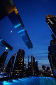 Pool, Sheikh Zayed Road, Hochhäuser, Financal Centre, Dubai, VAE, Vereinigte Arabische Emirate