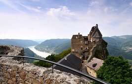 Blick von der Burgruine Aggstein über der Donau in der Wachau, Niederösterreich, Österreich