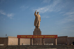 Statue of Mao in Kashgar, China, Asia