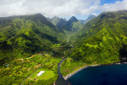 Luftaufnahme von Vaitephiha Valley, Tahiti, Französisch-Polynesien