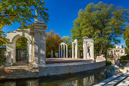 Königlicher Garten, genannt Lazienki Krolewskie, Amphitheater, Palast am Wasser, Warschau, Polen, Europa