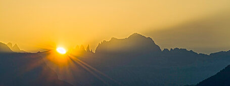 Sonnenaufgang am Rosengarten, UNESCO Weltnaturerbe, Dolomiten, Südtirol, Italien