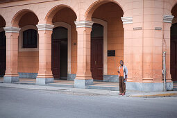 Kubaner auf der Straße von Havanna, Kuba\n
