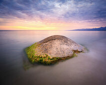 Strand bei Ghisonaccia bei Sonnenaufgang, Korsika, Frankreich