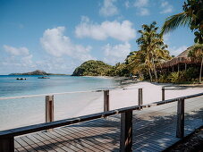 Steg am Strand Entlang, Kokomo Private Island, Fidschi-Inseln, Ozeanien