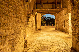 Gredinger Tor in Berching at the blue hour, Neumarkt in der Oberpfalz, Upper Palatinate, Bavaria, Germany