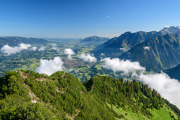Wolkenstimmung über Himmelschrofen, Oberstdorfer Tal und Nebelhorn im Hintergrund, Himmelschrofen, Allgäuer Alpen, Allgäu, Bayern, Deutschland