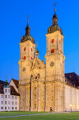 Beleuchtete Stiftskirche St. Gallen, St. Gallen, UNESCO Weltkulturerbe St. Gallen, Schweiz