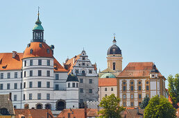 Schloß und Schloßkirche in Neuburg an der Donau, Bayern, Deutschland, Europa