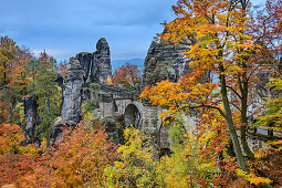 Herbststimmung an der Bastei, Bastei, Nationalpark Sächsische Schweiz, Sächsische Schweiz, Elbsandstein, Sachsen, Deutschland