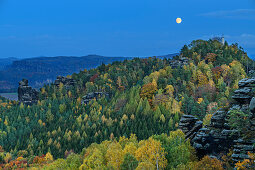 Vollmond über Gohrisch, vom Gohrisch, Nationalpark Sächsische Schweiz, Sächsische Schweiz, Elbsandstein, Sachsen, Deutschland