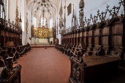 Chorgestühl und Hochaltar im Kloster Blaubeuren, Alb-Donau Kreis, Baden-Württemberg, Deutschland