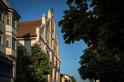 Stadtkirche St Peter und Paul mit Jugendstilfassade, Tuttlingen, Baden-Württemberg, Donau, Deutschland